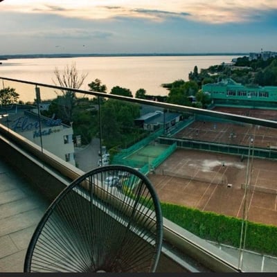 Аренда шикарных 2-комнатных апартаментов с террасой, 75 м², Констанца, Румыния